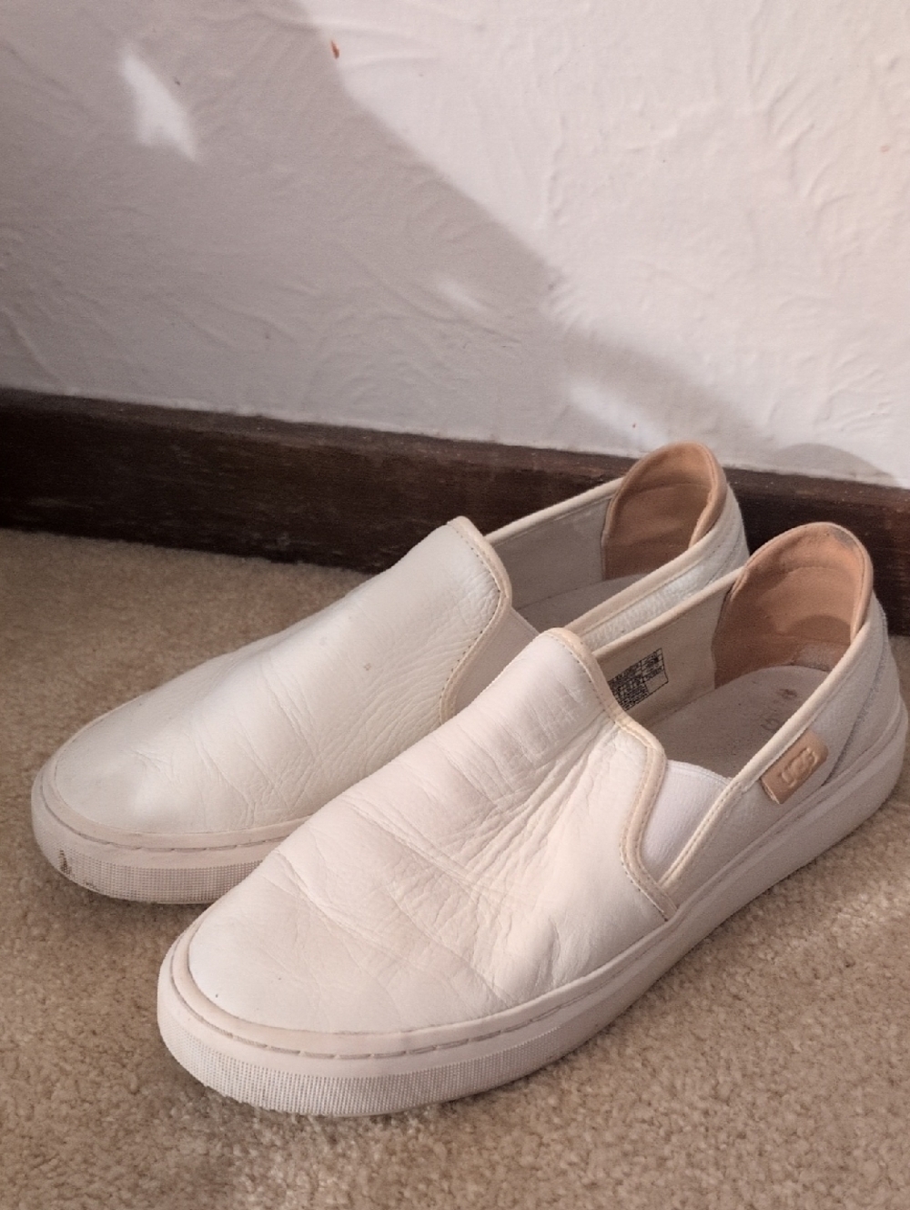 UGG Men's Alameda Slip-On White Slip-On Leather Loafers